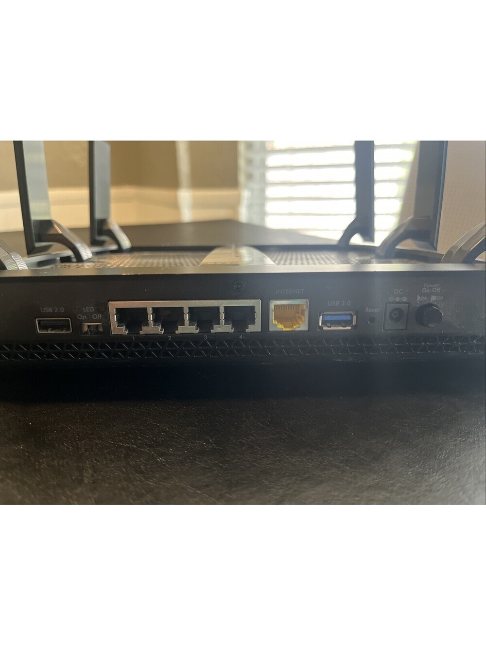 NETGEAR Nighthawk X6 Ac3200 Tri-Band WiFi Router Model R8000 - Power Tested - Picture 4 of 5